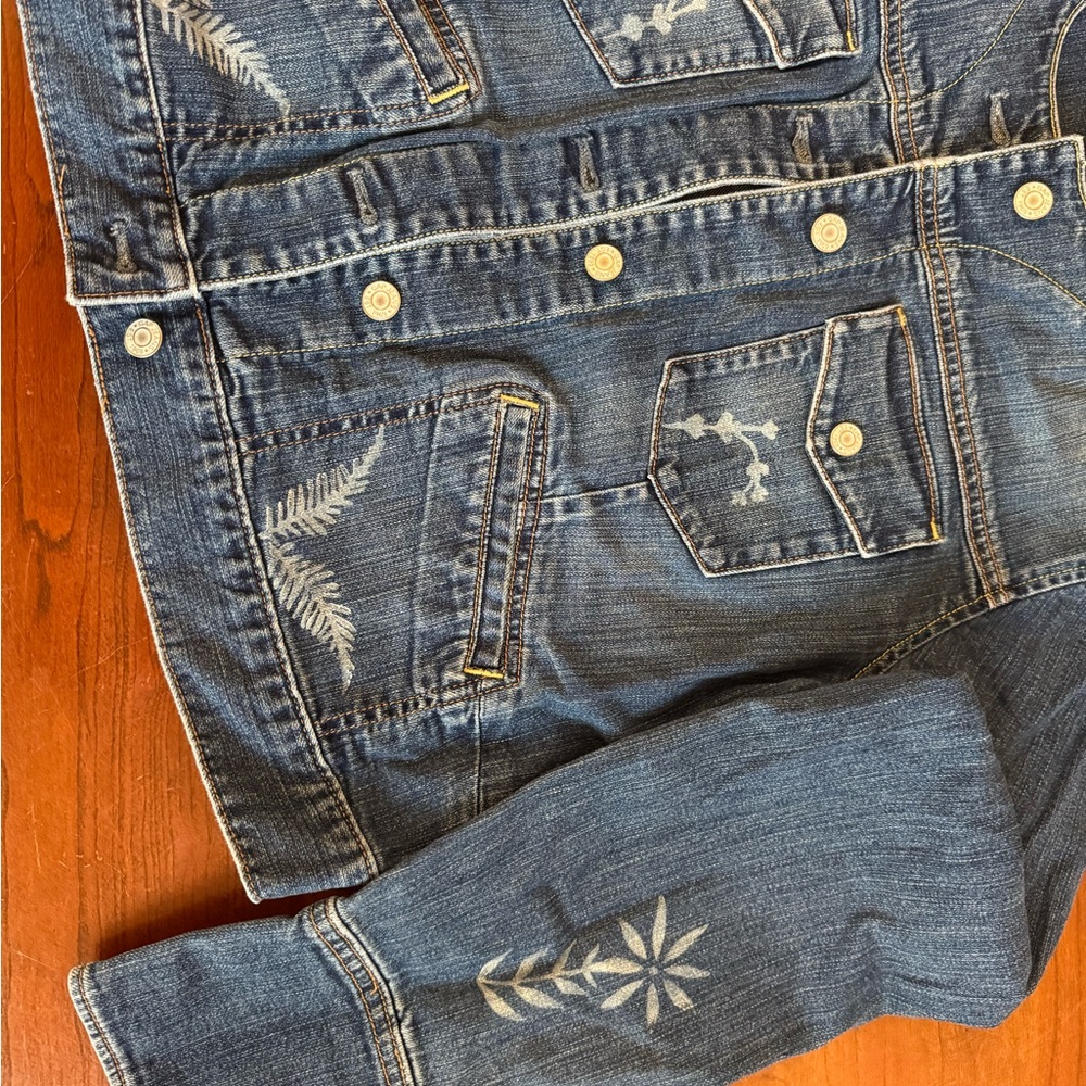 Custom Botanical Art | Upcycled GAP Jean Jacket | Forestcore Statement Piece - Picture 6 of 12